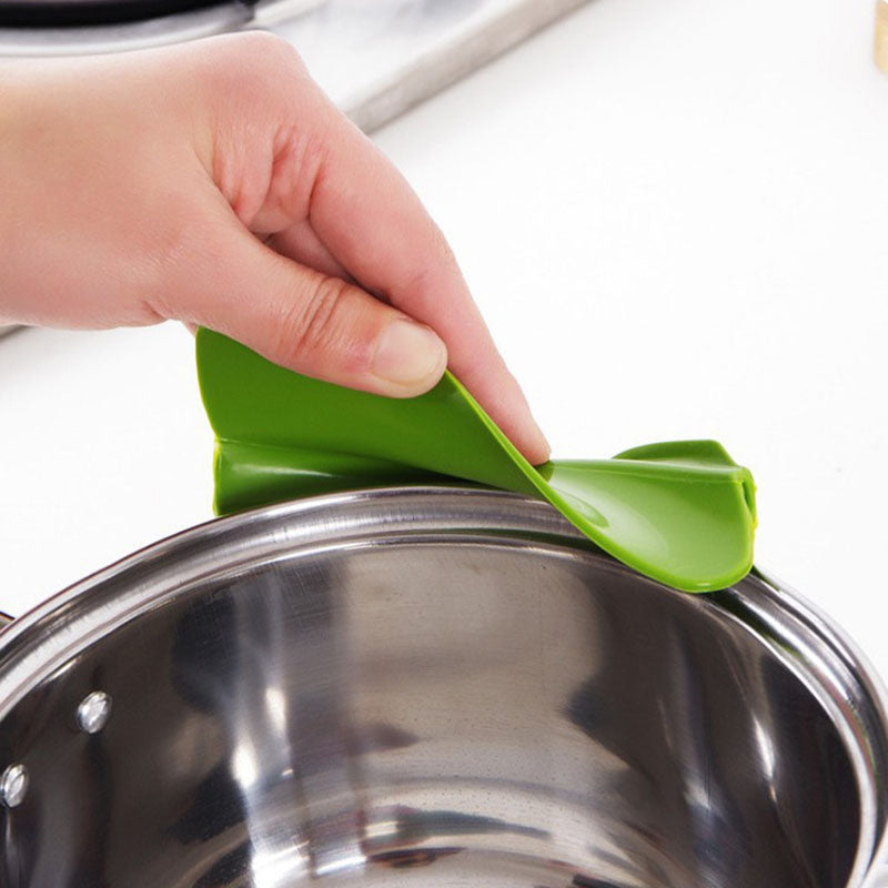 Kitchen Funnel with Anti-Splash Edge – Spill-Proof Pouring Tool with Liquid Streamer Spout